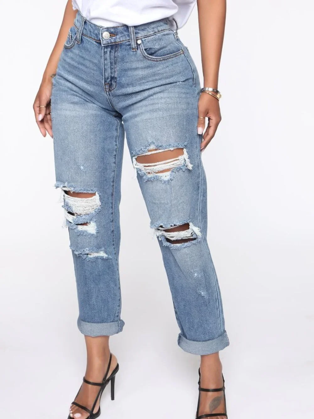 ๐3 for $36๐ Fashion Nova Distressed Boyfriend Jeans - Picture 2 of 7